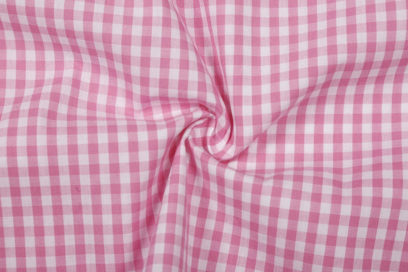 P240 White background picture [Evergreen for all seasons] Style number: 25016# Color: Pink/Navy Blue Size: S to The yarn is tighter ✅ - Custom-dyed original pearlescent white buttons with different sizes ✅ - Special shaped chiffon foil is included in the collar door tube, which is not easy to deform and pull ✅ - RL refreshing plaid shirt is more naughty and colorful than the simplicity of the solid color shirt. It can be salty or sweet. Daily travel and travel. High production rate. Style customization.